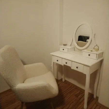 Luxusni V Centru - Free Parking Apartment